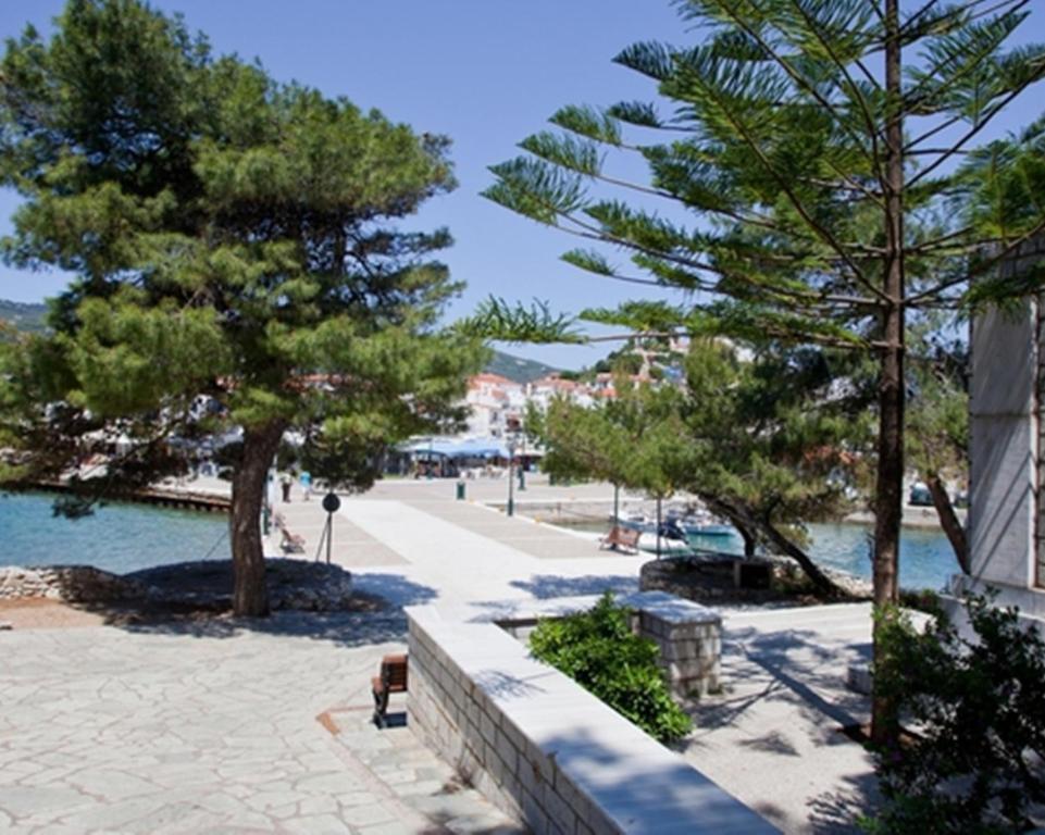 Thymis Home Skiathos Town Bagian luar foto